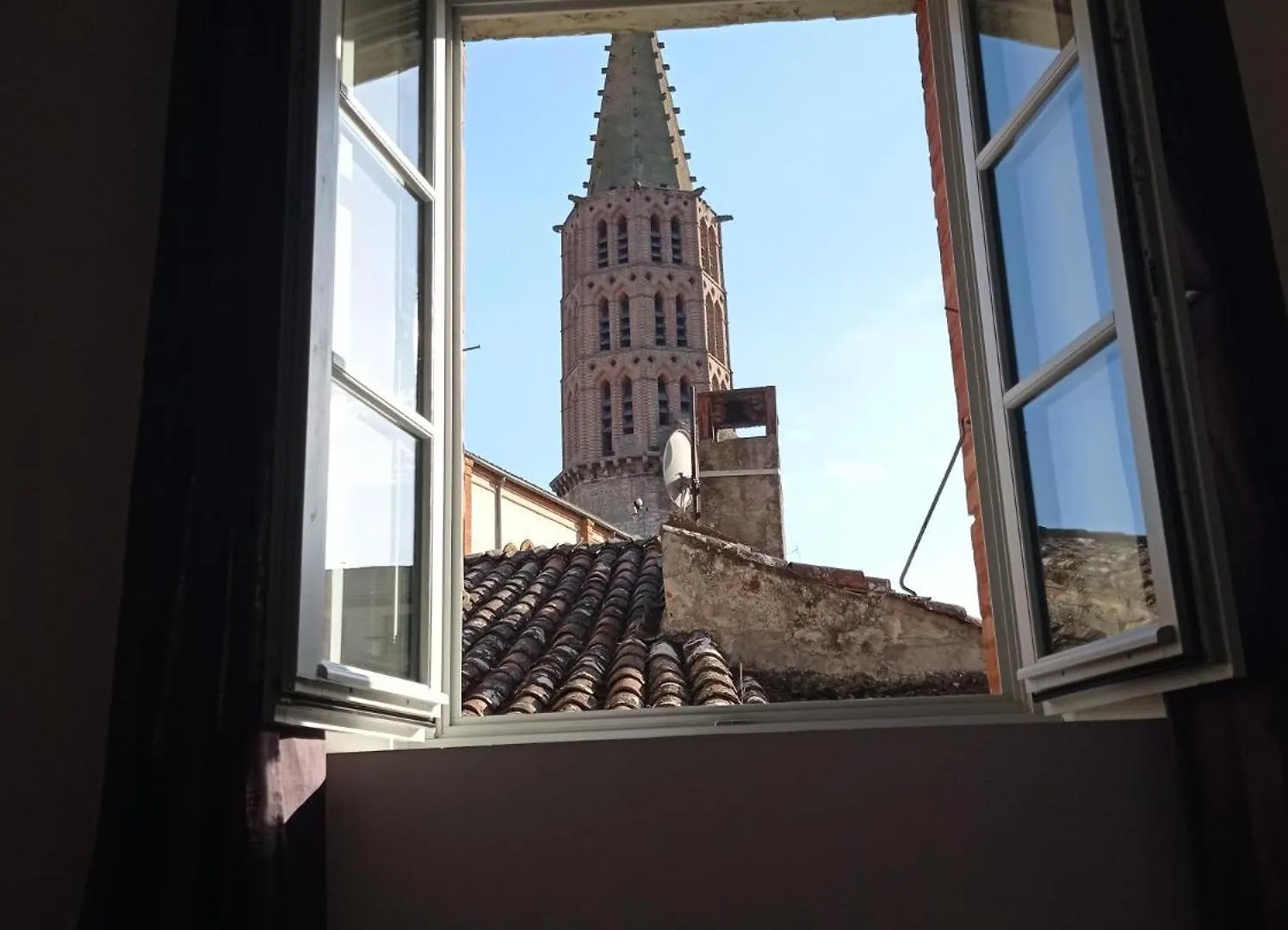 Couette-café Les Coulisses Du Chateau Nègrepelisse